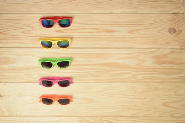 Gafas de sol de diferentes colores — Foto de Stock