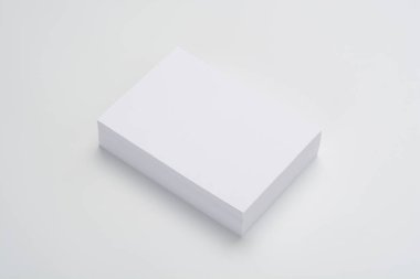 Beyaz arka plan daki sunumlar için boş kart taco