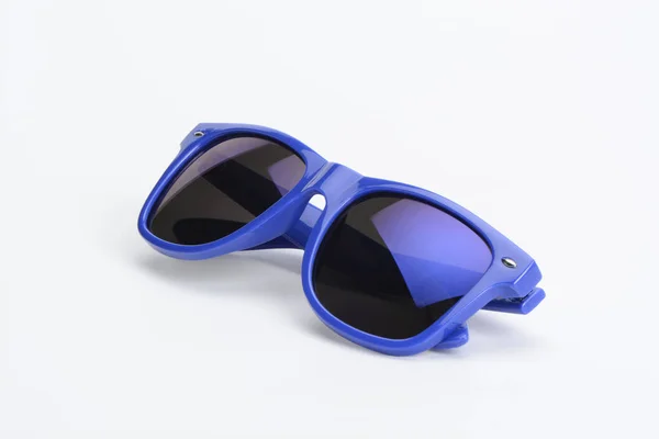 Gafas Sol Azules Sobre Fondo Blanco — Foto de Stock