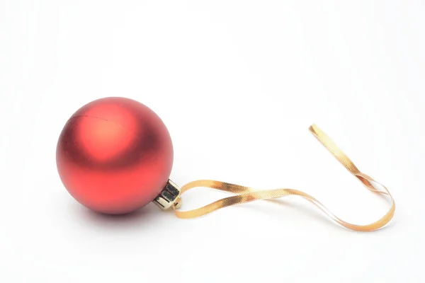 Χριστουγεννιάτικη διακοσμητική κόκκινη μπάλα — Φωτογραφία Αρχείου
