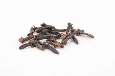 Beyaz arkaplanda tahıllı koy