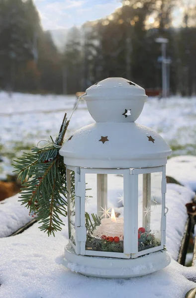 Witte Ijzeren Lantaarn Wintertuin Party Decor — Stockfoto