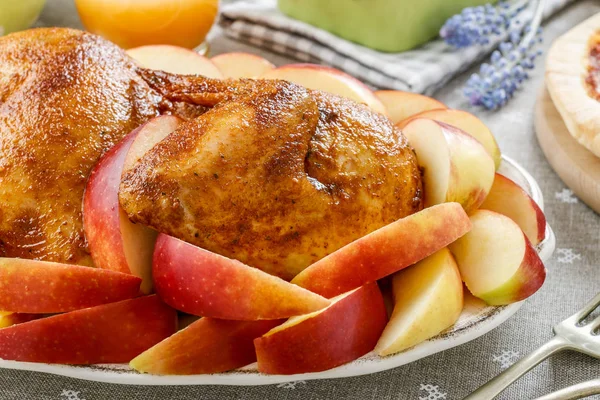 Roasted Chicken Apples Party Dish — Stock Photo, Image