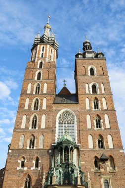 Mariacki Kilisesi, Meryem Ana Kilisesi Cennete girdi, Polonya 'nın Krakow kentindeki ana pazar meydanının bitişiğindeki tuğladan gotik bir kilise..