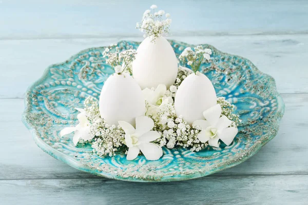 Easter Floral Decoration Goose Egg Orchid Flowers Gypsophila Paniculata Twigs — Stock Photo, Image