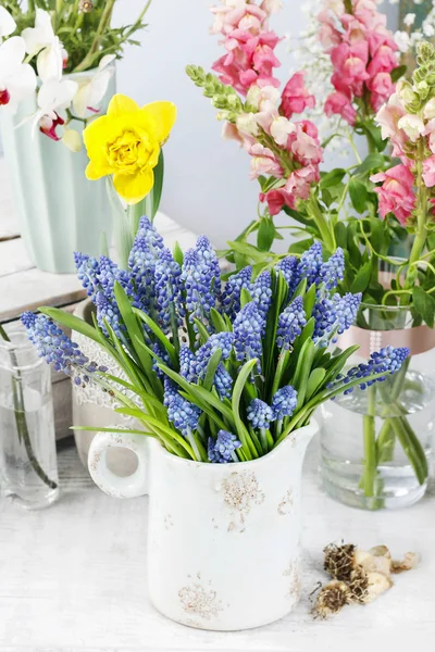 Spring Flowers Wooden Table Colorful Easter Decoration Festive Time — Stock Photo, Image