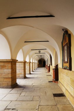 Kalwaria Zebrzydowska, Polonya-02 Nisan 2017: bas koridorlar