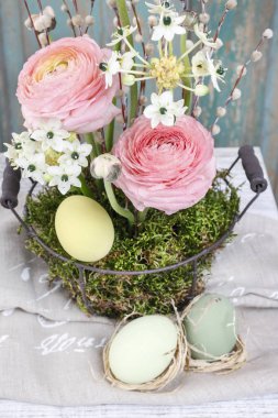 Arap yıldızı ile basit Paskalya çiçek Aranjman (Ornithogalum