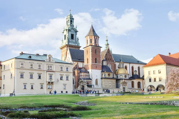 KRAKOW, POLAND - APRIL 02, 2017: The Wawel Royal Castle — Stock Photo, Image