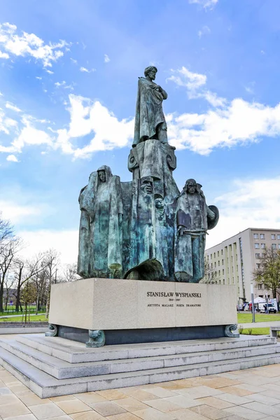 Krakau, Polen - 09. April 2017: Denkmal für Stanislaw Wyspiansk — Stockfoto