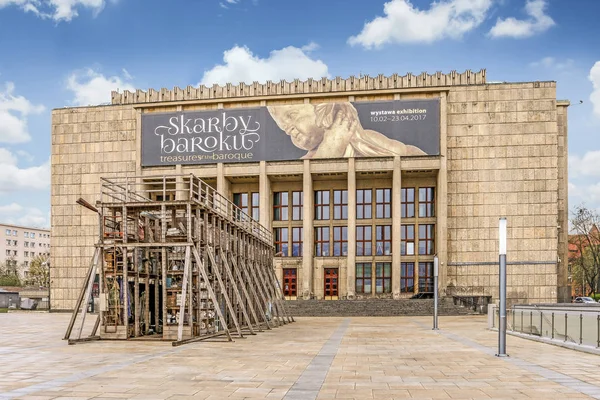Krakow, Polen-april 02, 2017: Nationalmuseet i Krakow. — Stockfoto