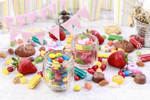 Borcan de sticlă cu dulciuri . — Fotografie, imagine de stoc