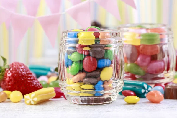 Tarro de vidrio con dulces . — Foto de Stock