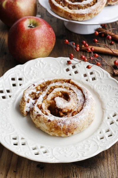 Rolls with apple and cinnamon. — Stock Photo, Image