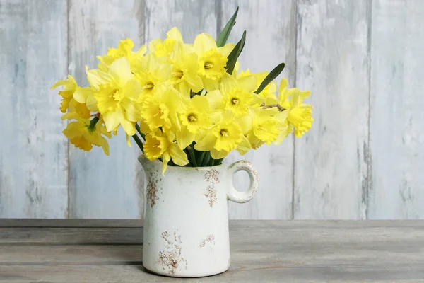 Bouquet di narcisi gialli. — Foto Stock