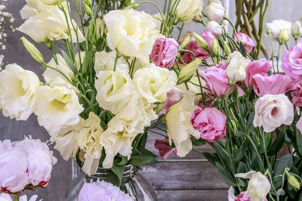 Blomsteraffär och handel — Stockfoto