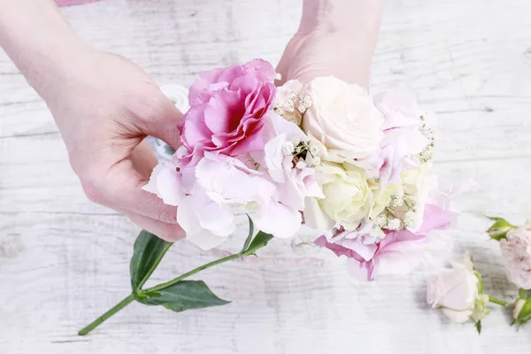 Como fazer coroa de flores, tutorial . — Fotografia de Stock