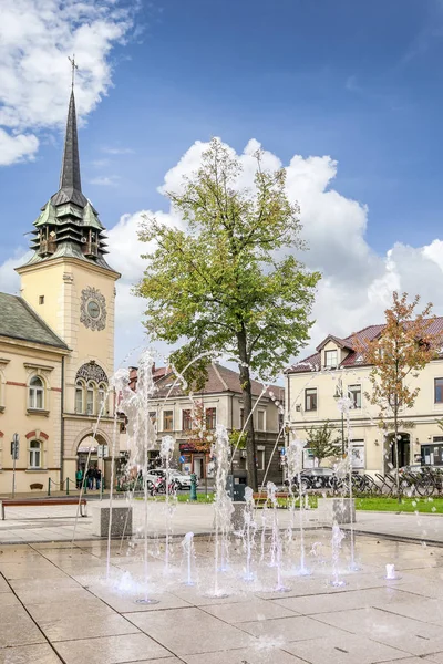 SKAWINA, POLONIA - 04 de octubre de 2017: Centro de la ciudad —  Fotos de Stock