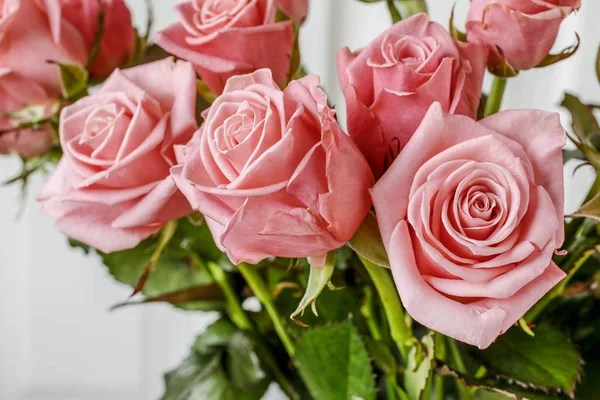 분홍빛 장미 꽃다발. — 스톡 사진