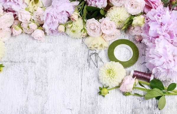 Florist workplace: Rose, lisianthus, dahlia, peony and florist's — Stock Photo, Image