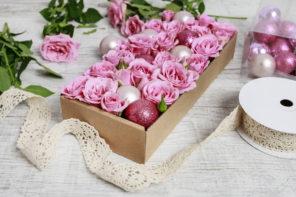 How to transform simple paper box into romantic Valentine\'s Day