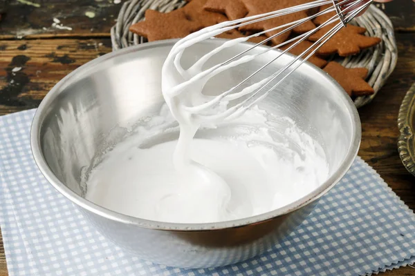 Wie man Lebkuchen zu Weihnachten macht, Anleitung. — Stockfoto