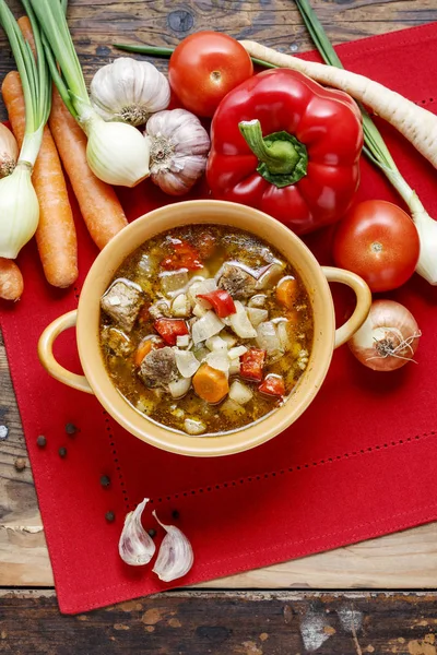 Plato de sopa de Goulash —  Fotos de Stock