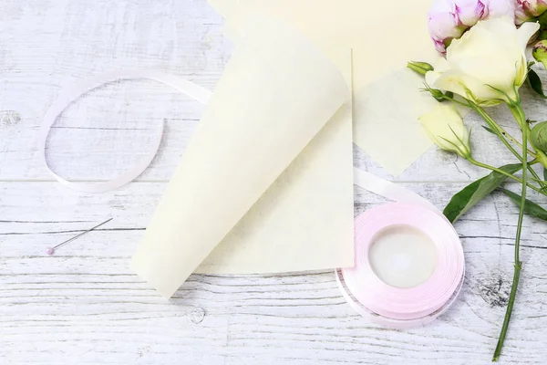 Gül ve EUS ile düğün misafirler için güzel bir hediye yapmak nasıl