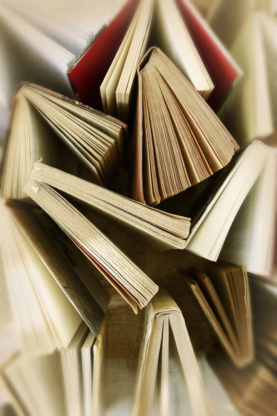 Livros antigos, literatura . — Fotografia de Stock