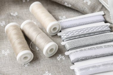 Şeritler ve iş parçacıkları.