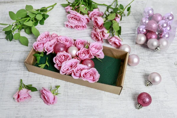 Come trasformare una semplice scatola di carta in un romantico San Valentino — Foto Stock