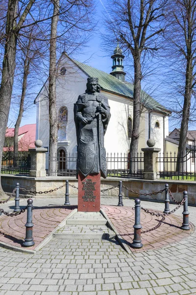 LIPNICA MUROWANA, POLAND - MARCH 12, 2016: Statue of polish king — Stock Photo, Image