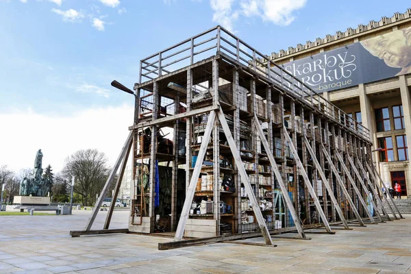 Krakow, Polonya - 27 Haziran 2017: T önünde açık hava sergisi