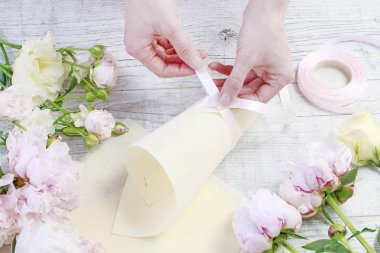 Gül ve EUS ile düğün misafirler için güzel bir hediye yapmak nasıl