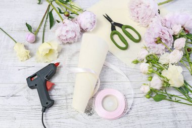 Gül ve EUS ile düğün misafirler için güzel bir hediye yapmak nasıl