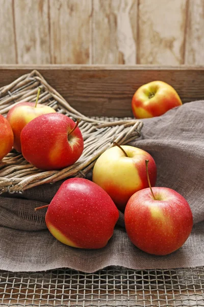 Basked with red apples. — Stock Photo, Image