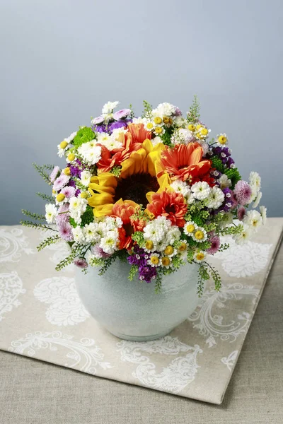 Bouquet of flowers: sunflower, matricaria, dahlia, daisy, chrysa — Stock Photo, Image