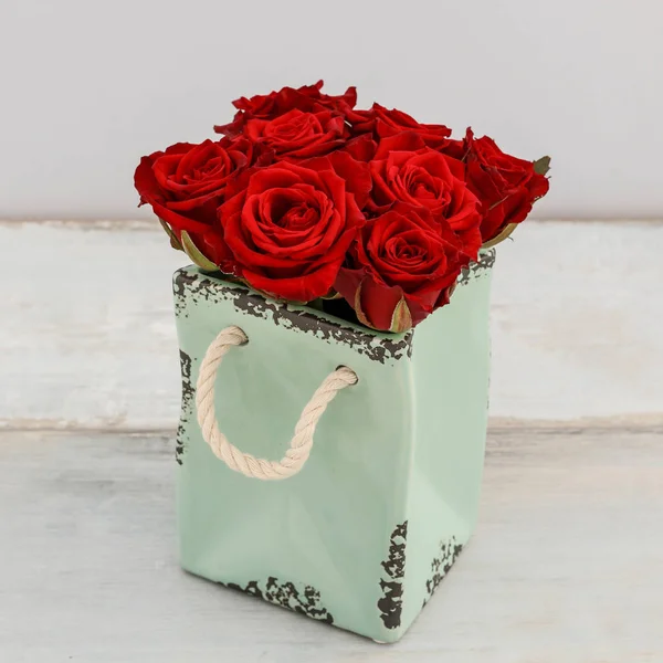 Flower box with red roses. — Stock Photo, Image