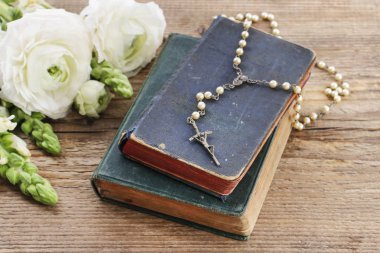 İncil'de ve beyaz tespih