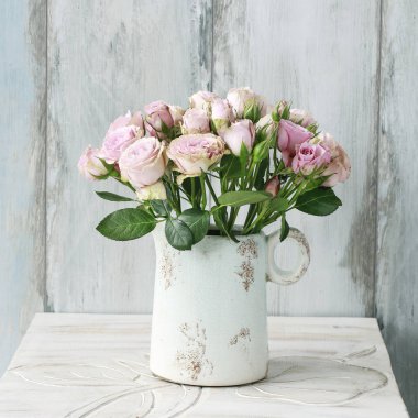 Bir buket pembe gül..