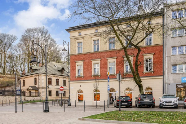 Krakow,Polonya - 11 Nisan 2018: Podgorze Mahallesi'nin eski tenementleri — Stok fotoğraf