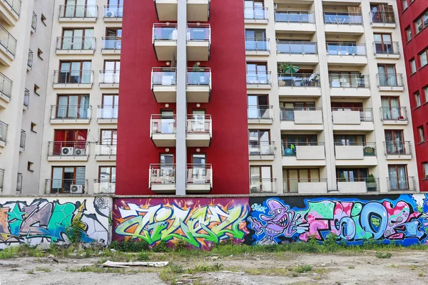 KRAKOW, POLONIA - 04 MAGGIO 2018: Condominio moderno a Zablo — Foto Stock