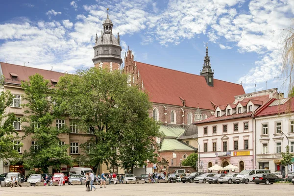 Krakow,Polonya - 11 Mayıs 2018: Wolnica Meydanı'nda tenements — Stok fotoğraf