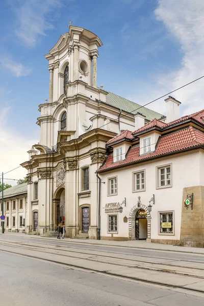 Krakow, Polen-11 maj 2018: den heliga treenigheten kyrkan — Stockfoto