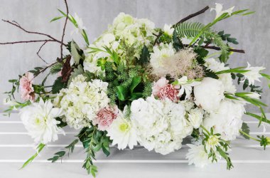 Hortensias (ortanca), karanfil ve ro ile çiçek arka plan