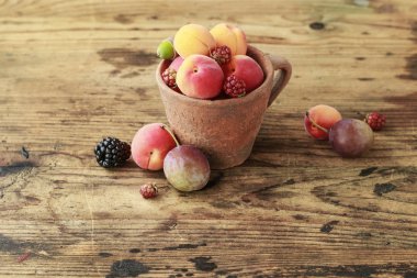 Renkli yaz meyvedolu Vintage karamik kupa