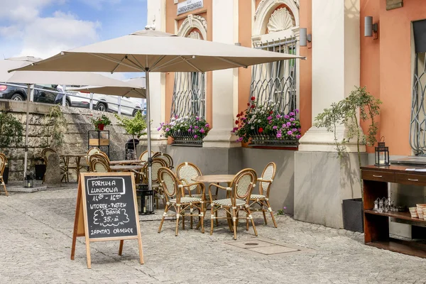 KRAKOW, POLÓNIA - 23 de agosto de 2018: Placa de menu de rua — Fotografia de Stock