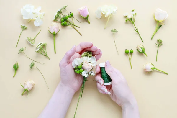 Cómo hacer corona de boda, tutorial . — Foto de Stock