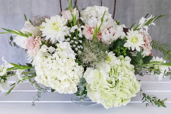 Wedding floral arrangement . Big bouquet of flowers. — Stock Photo, Image