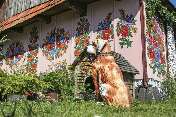 Zalipie, Polska-29 czerwca 2016: Colorful Village-Heritage Park — Zdjęcie stockowe